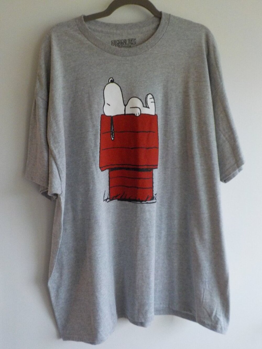 Peanuts Tee Shirt - Size 2XL - New w/Tags - Grey Short Sleeve Doghouse (2285)